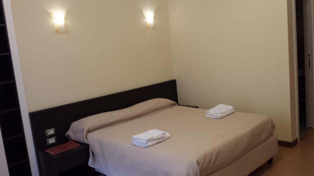 Duomo 89 Bed & Breakfast Napoli Phòng bức ảnh