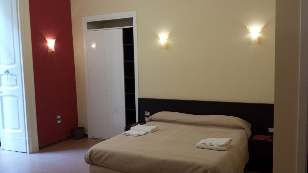 Duomo 89 Bed & Breakfast Napoli Phòng bức ảnh
