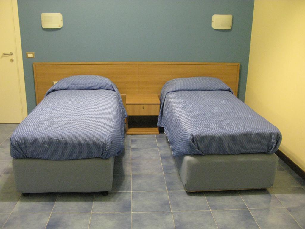 Duomo 89 Bed & Breakfast Napoli Phòng bức ảnh